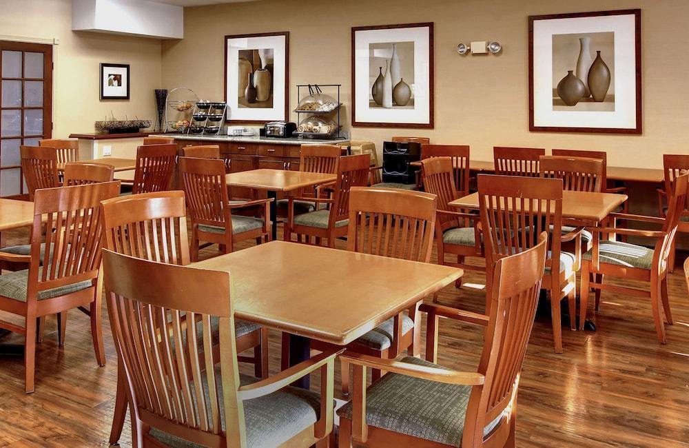 Phoenix Inn Suites Олбани Экстерьер фото