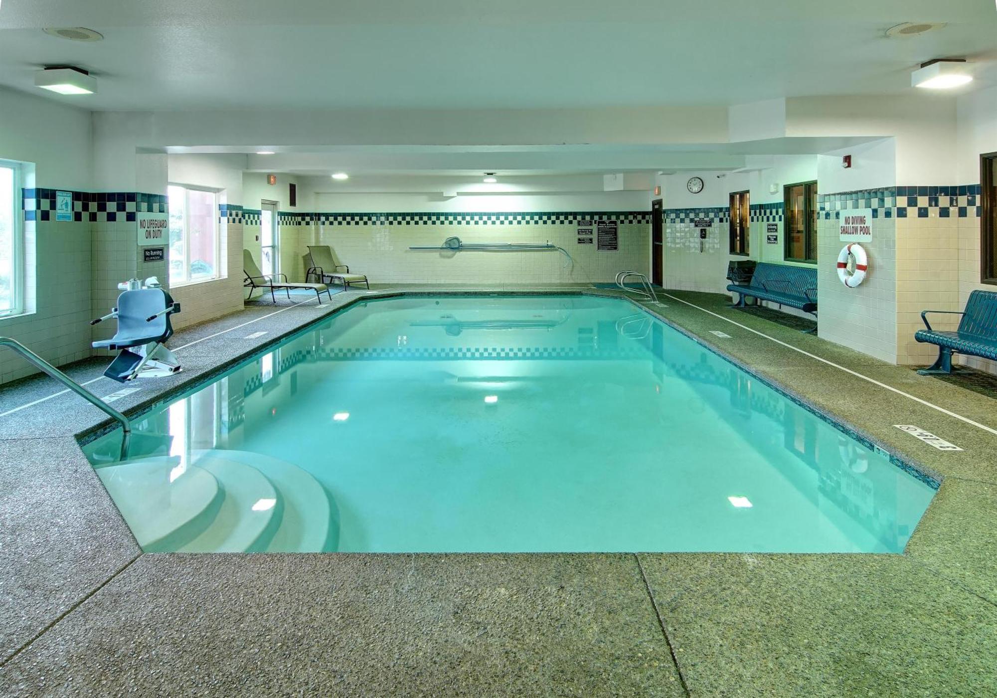 Phoenix Inn Suites Олбани Экстерьер фото