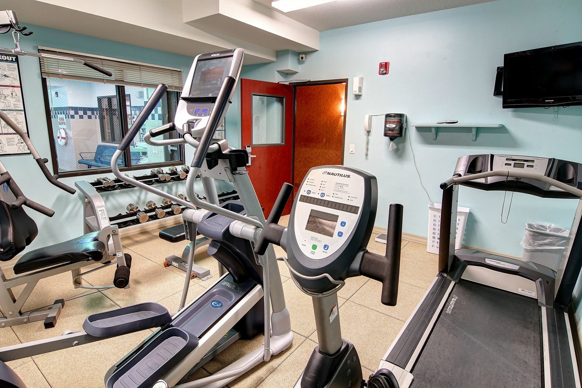 Phoenix Inn Suites Олбани Экстерьер фото